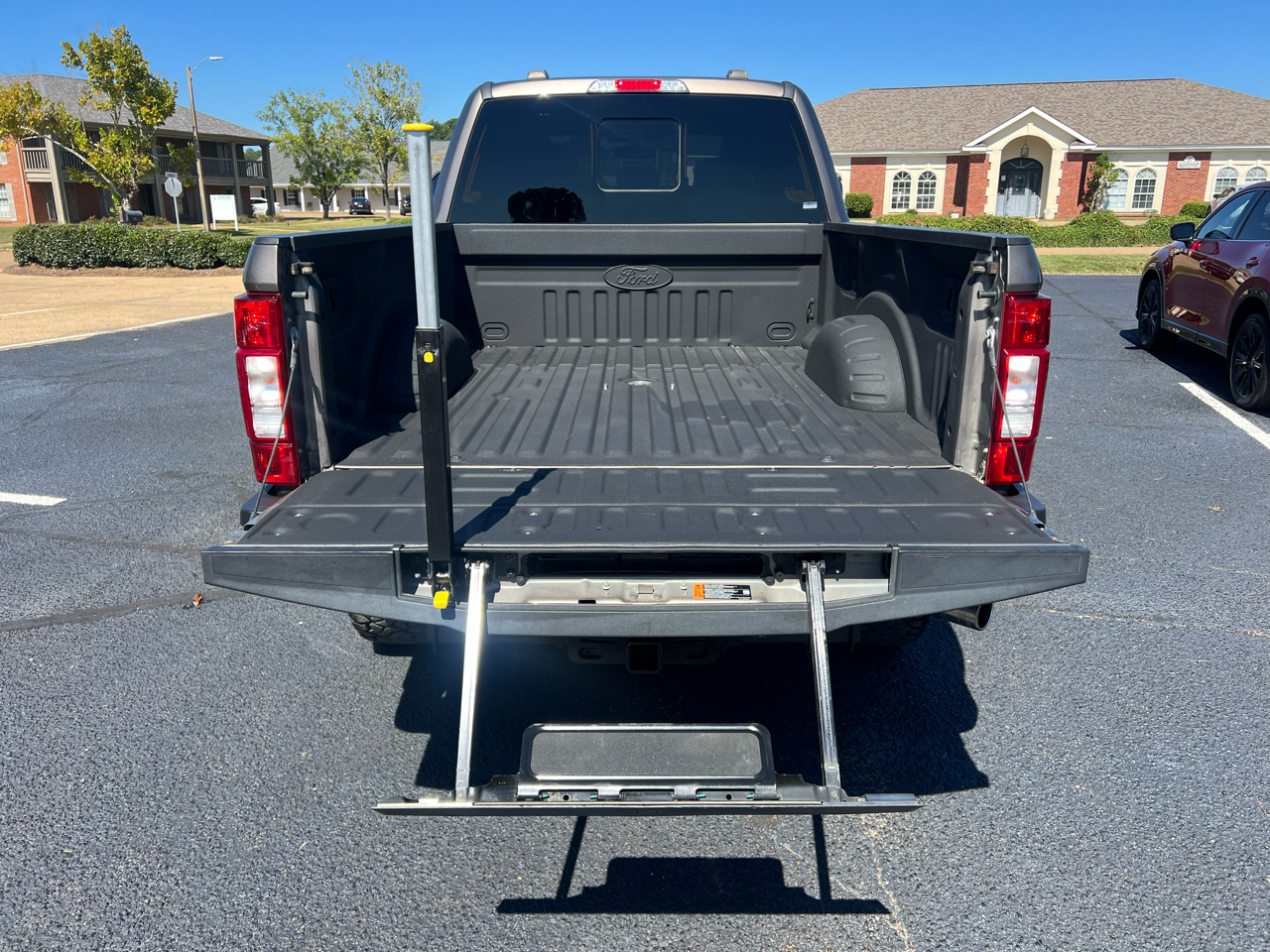 Ford F-250 SD Lariat Crew Cab 4WD 2022