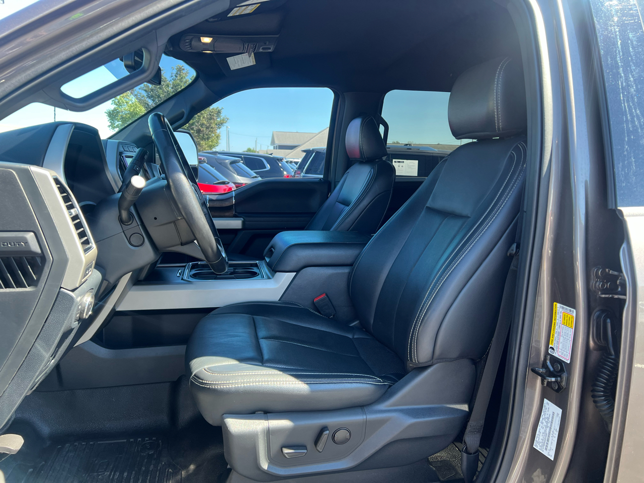 Ford F-250 SD Lariat Crew Cab 4WD 2022