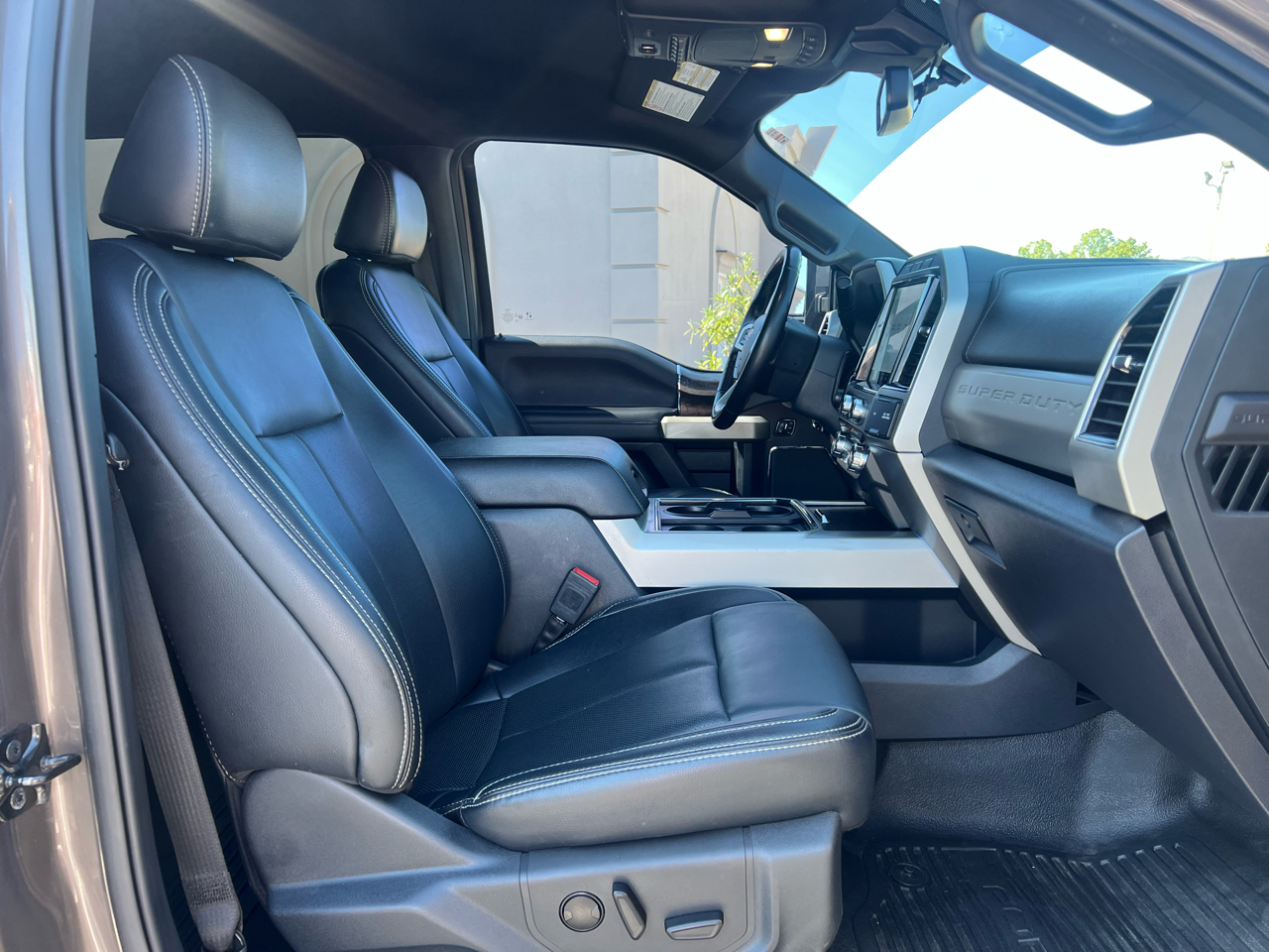 Ford F-250 SD Lariat Crew Cab 4WD 2022