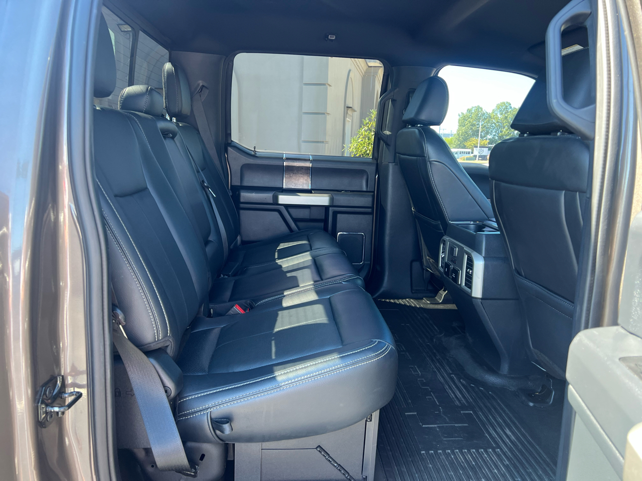 Ford F-250 SD Lariat Crew Cab 4WD 2022