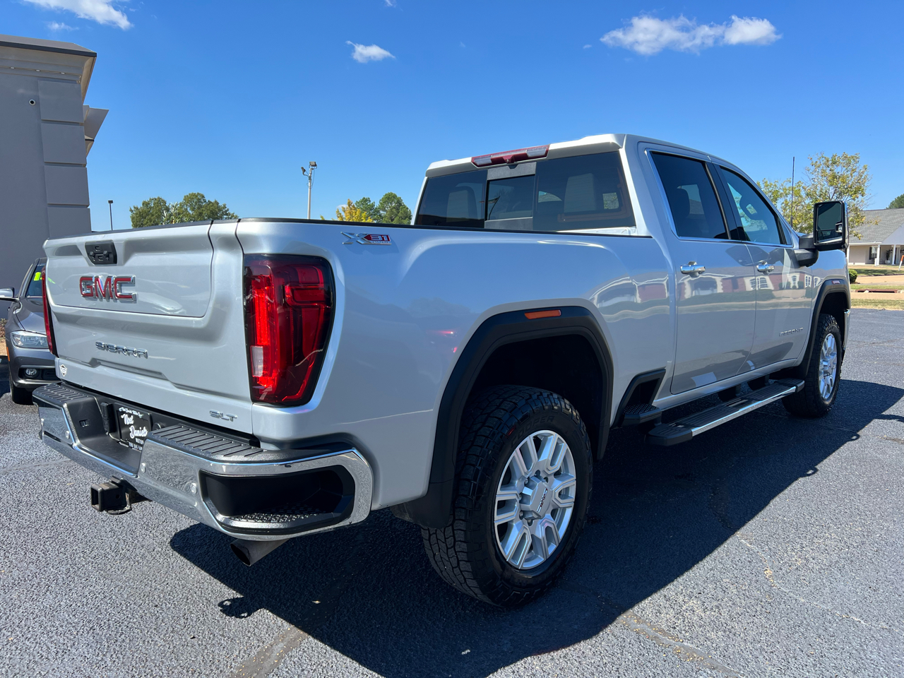 GMC Sierra 2500HD SLT Crew Cab 4WD 2023