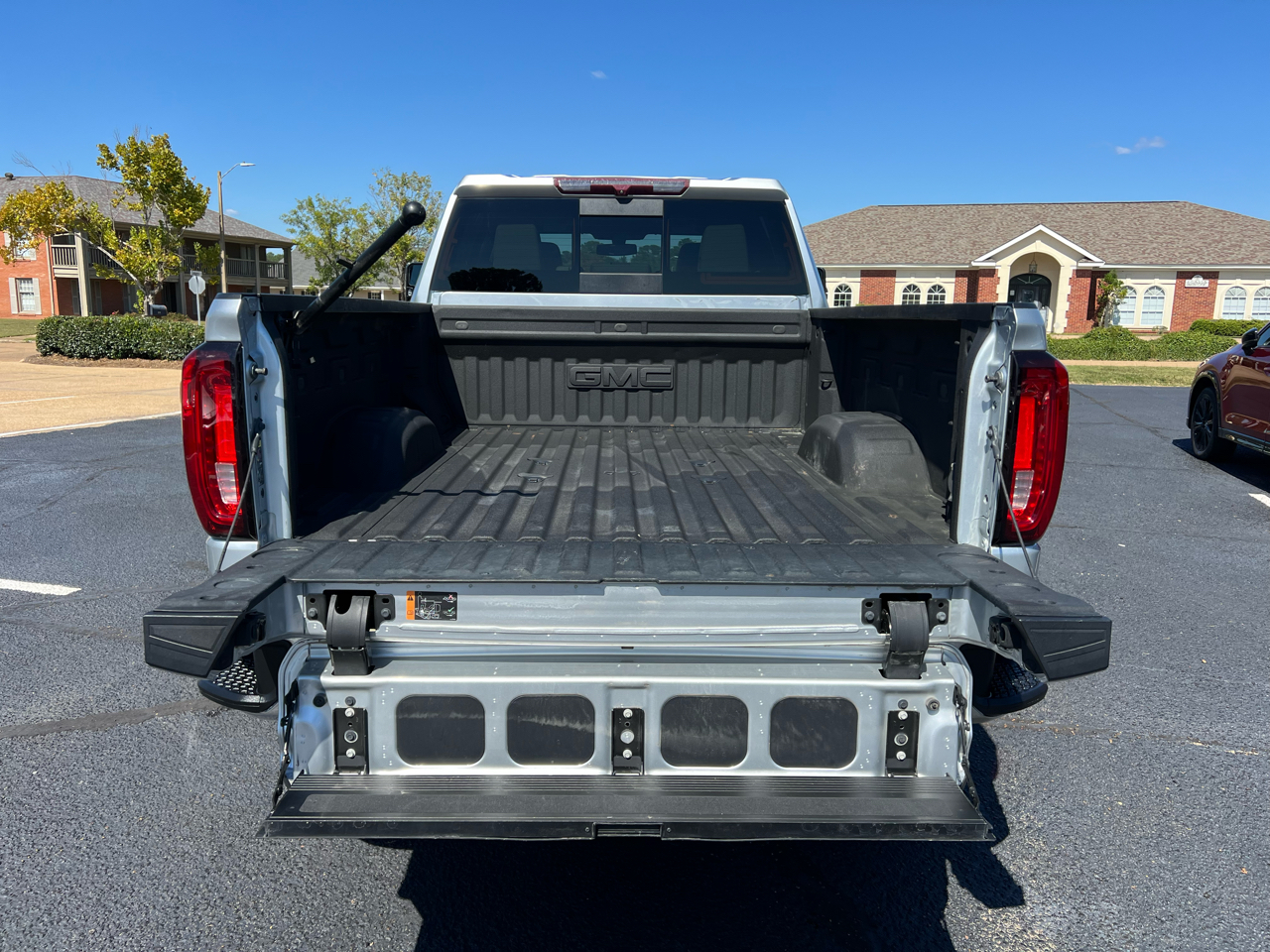 GMC Sierra 2500HD SLT Crew Cab 4WD 2023