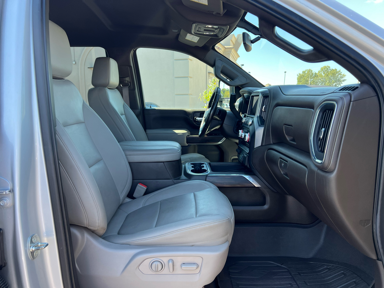 GMC Sierra 2500HD SLT Crew Cab 4WD 2023