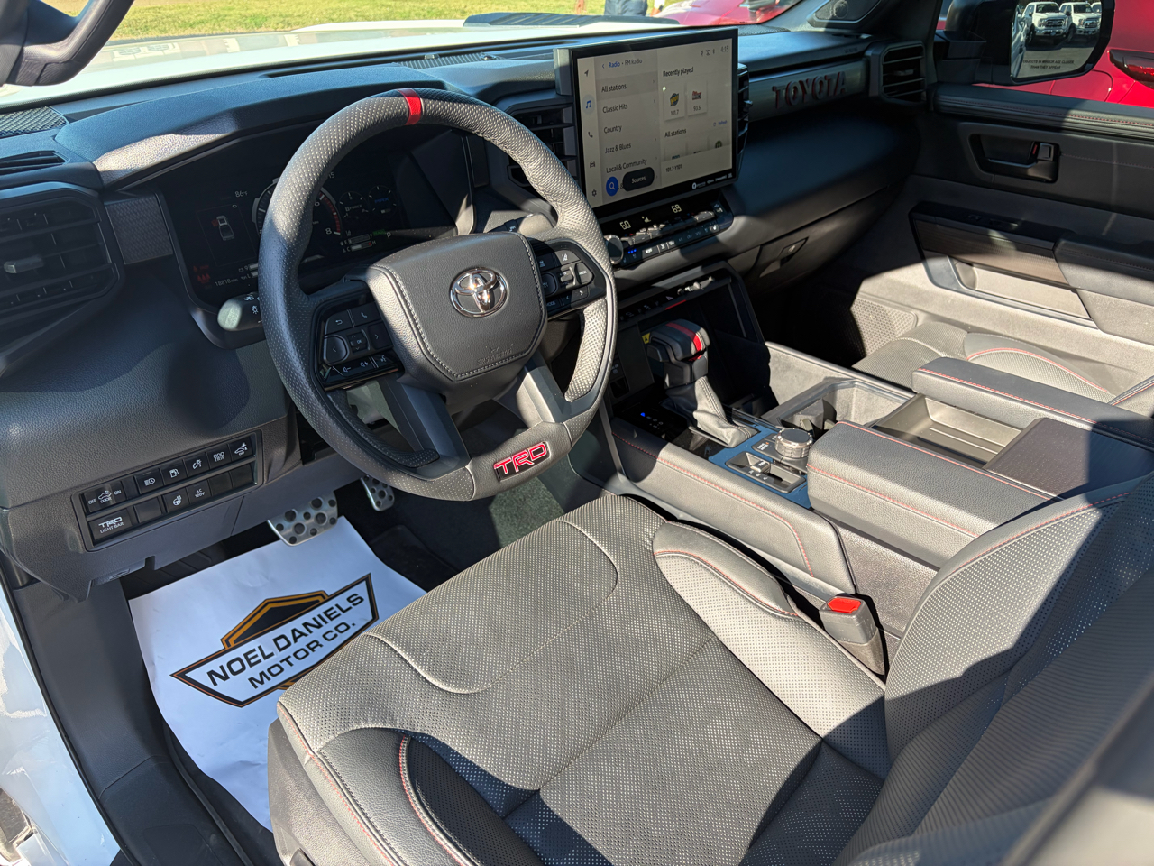 Toyota Tundra TRD PRO CrewMax 4WD Hybrid 2024