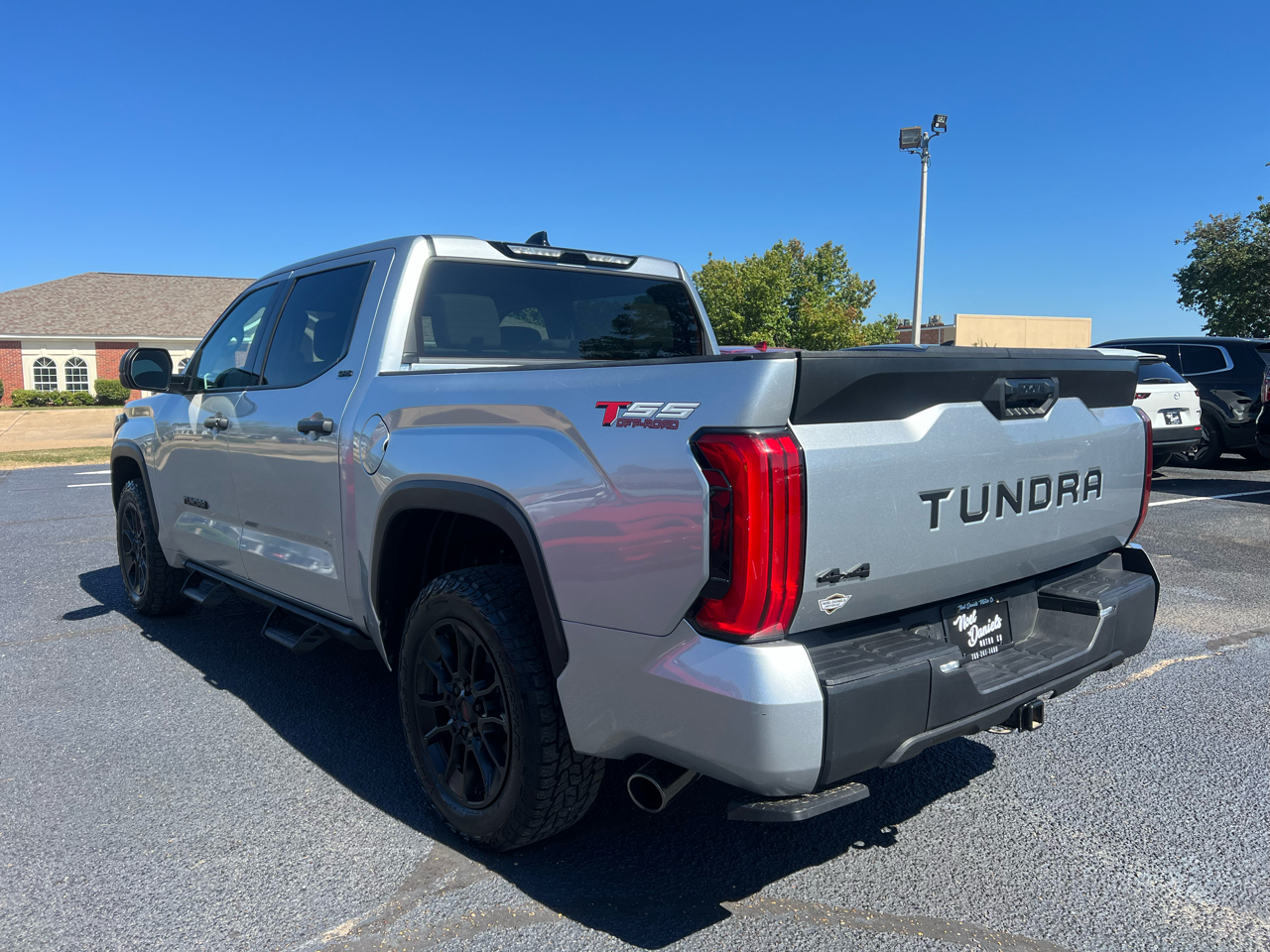 Toyota Tundra SR5 CrewMax 4WD 2023