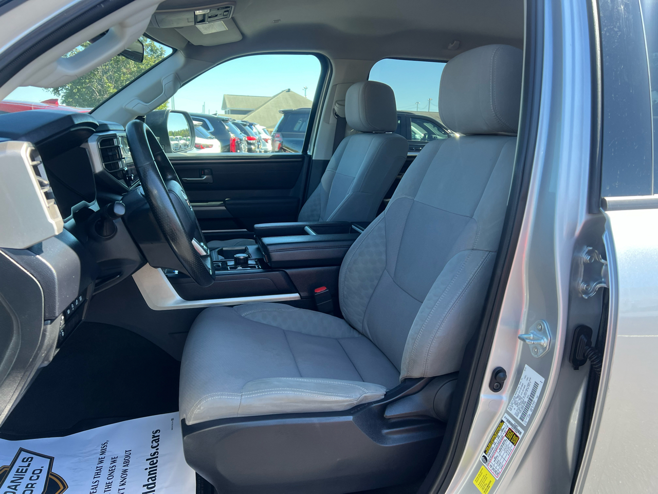 Toyota Tundra SR5 CrewMax 4WD 2023