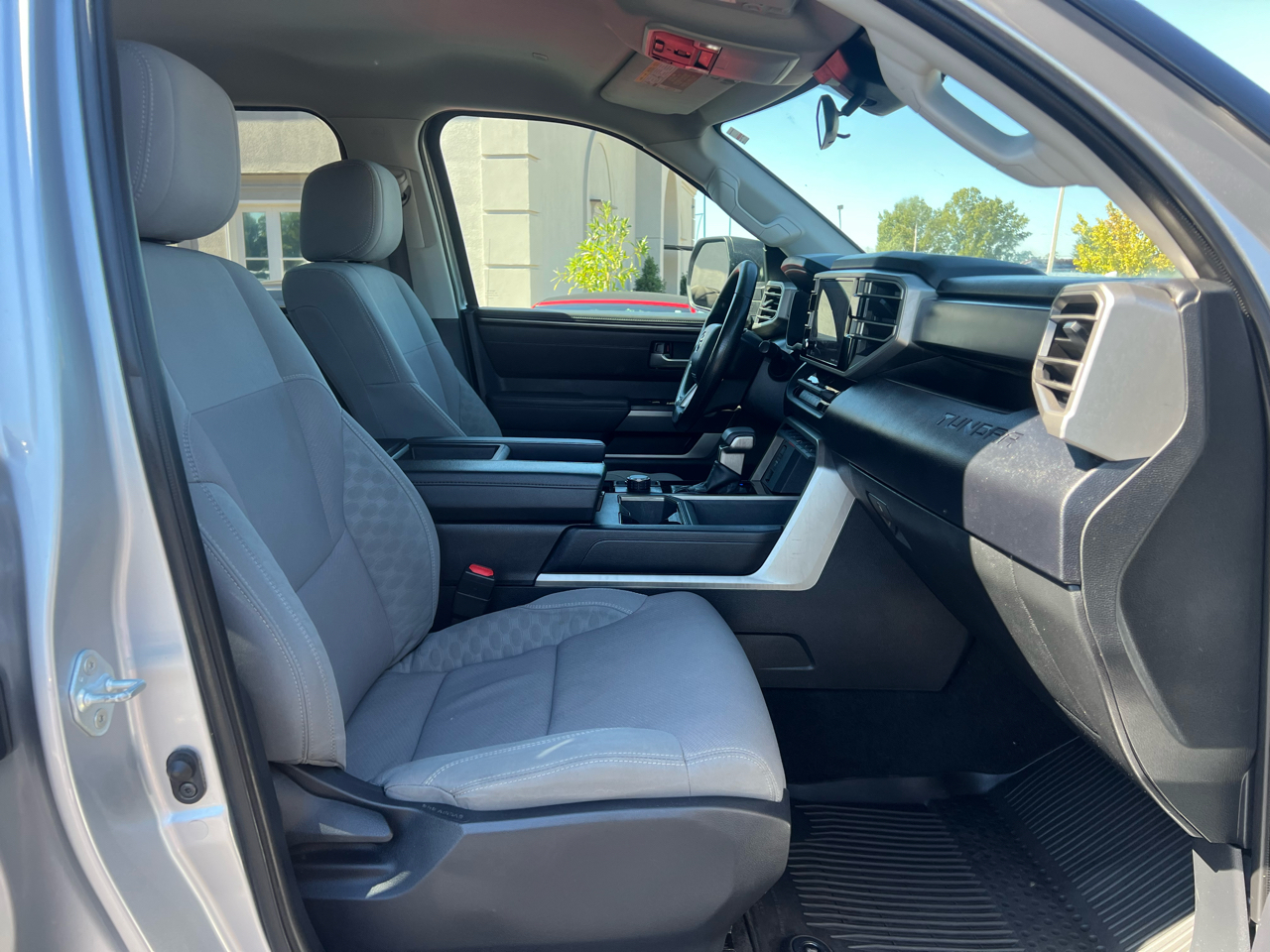 Toyota Tundra SR5 CrewMax 4WD 2023