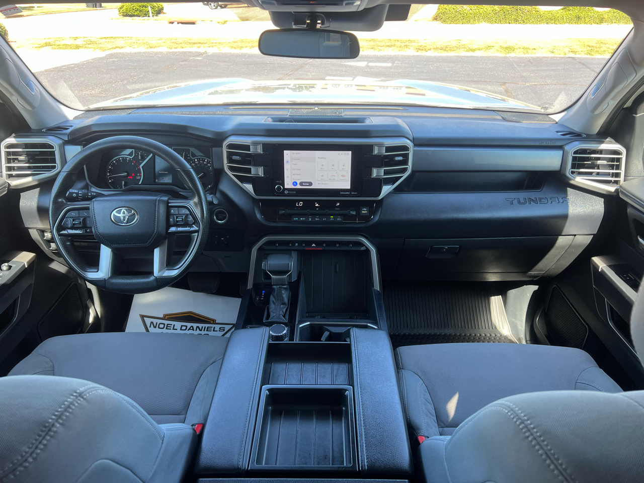 Toyota Tundra SR5 CrewMax 4WD 2023