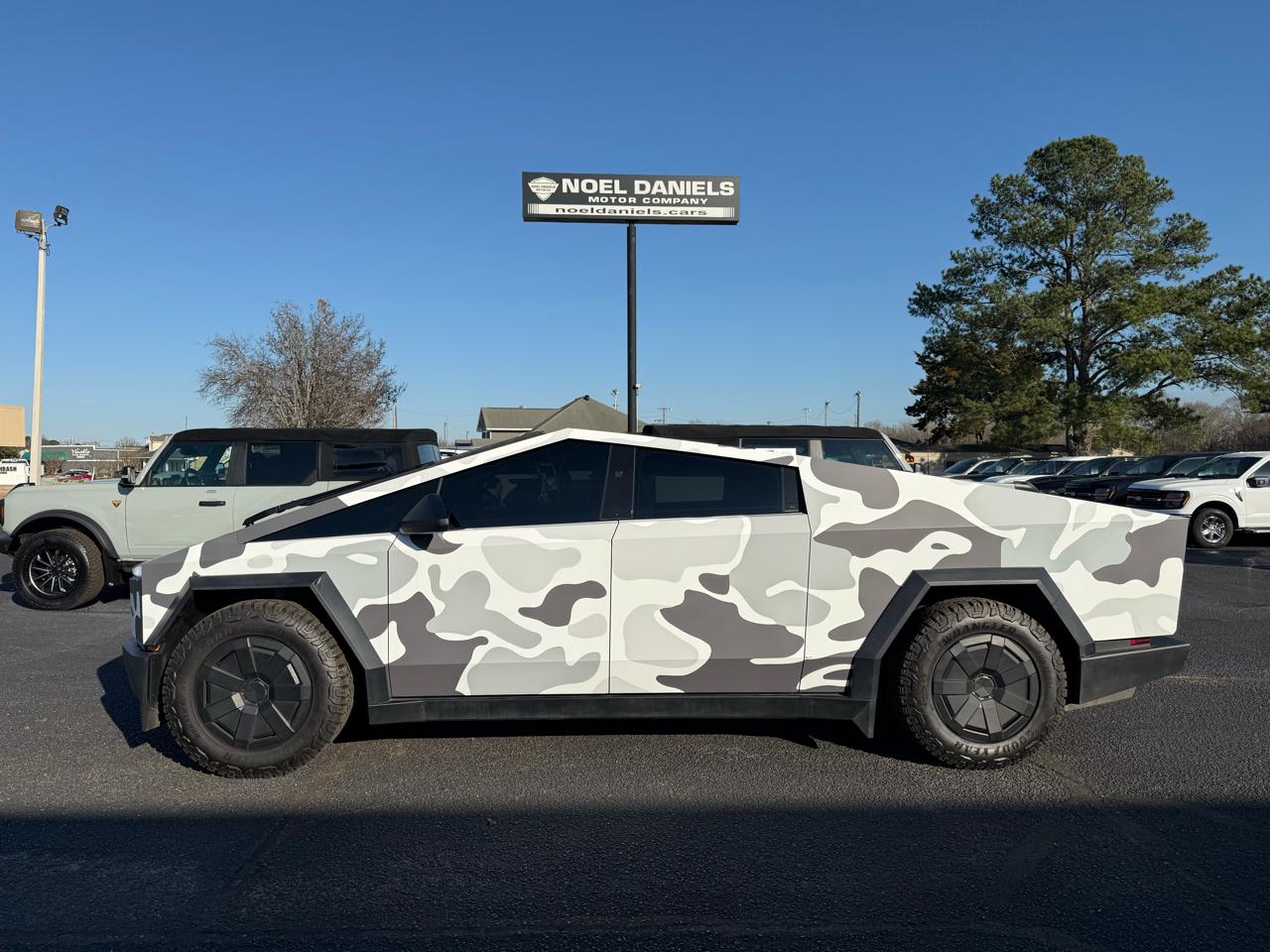 2024 Tesla Cybertruck Base