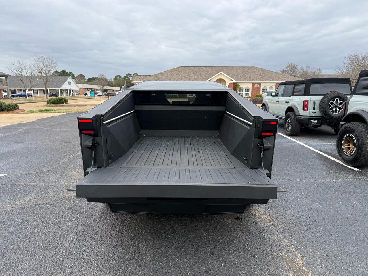Tesla Cybertruck AWD 2024