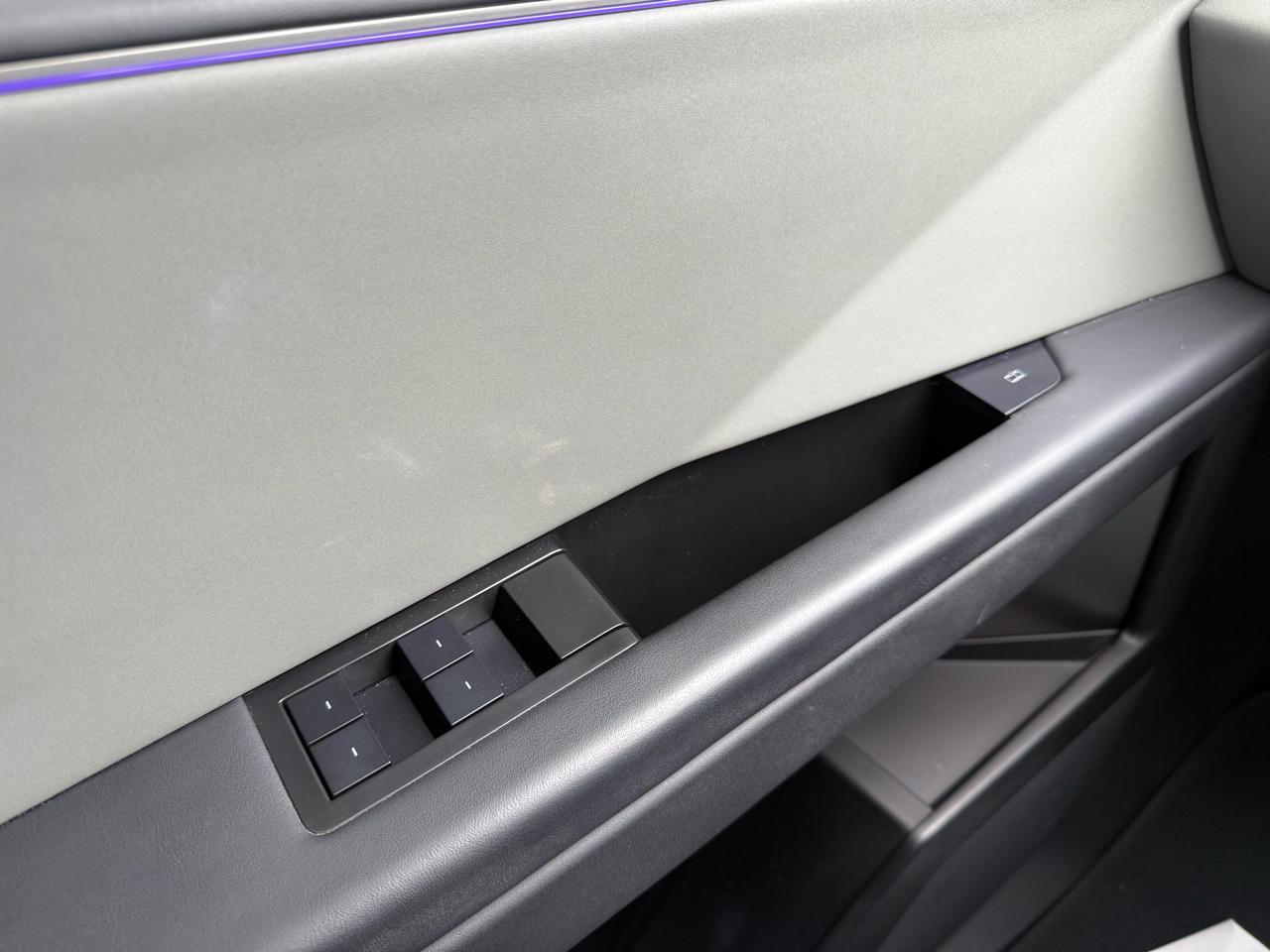 Tesla Cybertruck AWD 2024