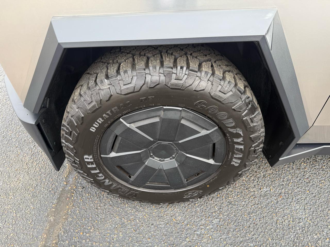 Tesla Cybertruck AWD 2024