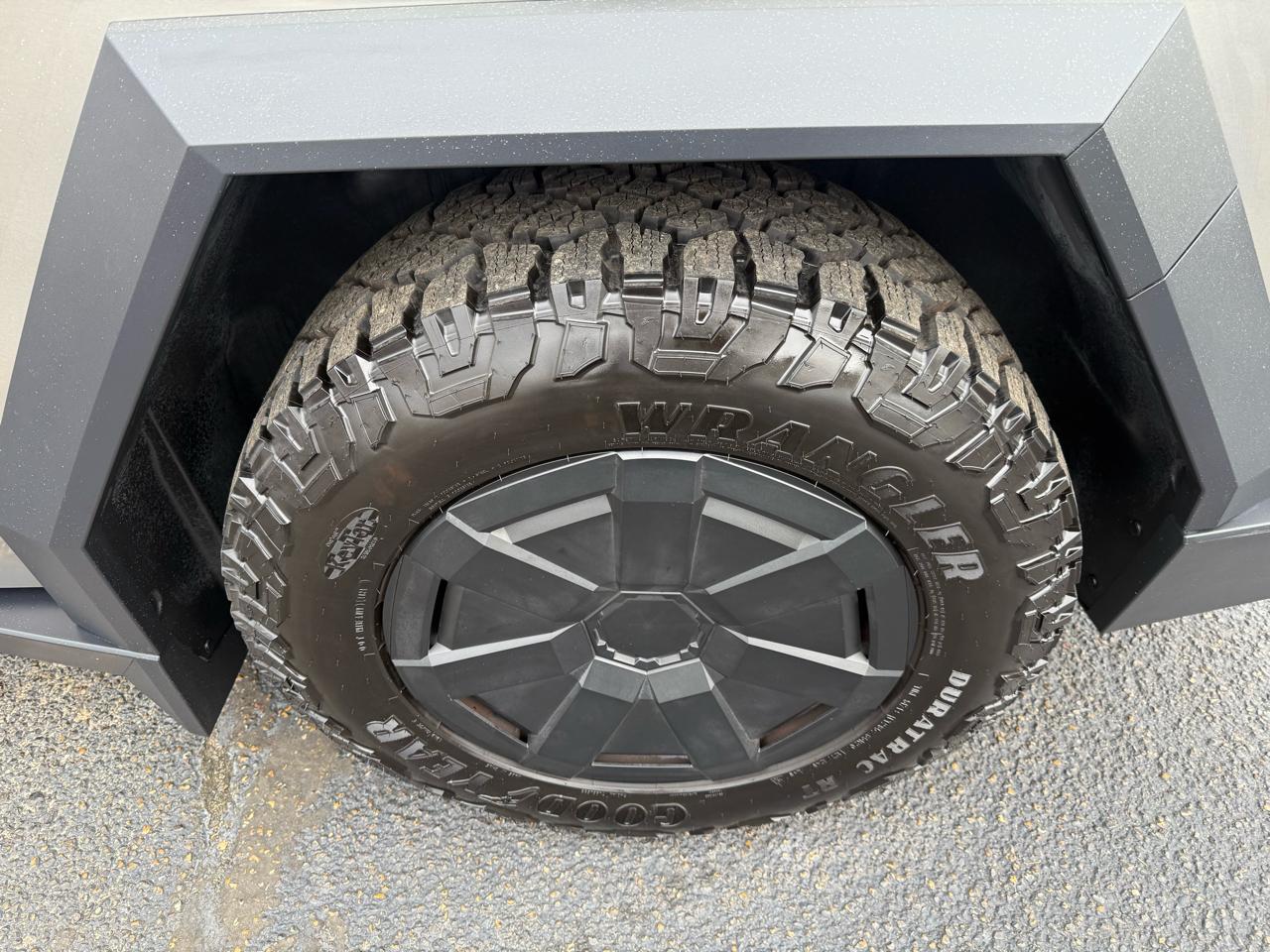 Tesla Cybertruck AWD 2024