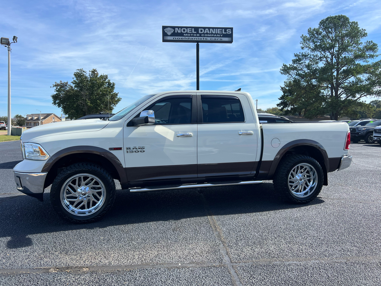 RAM 1500 Laramie Crew Cab SWB 4WD 2017