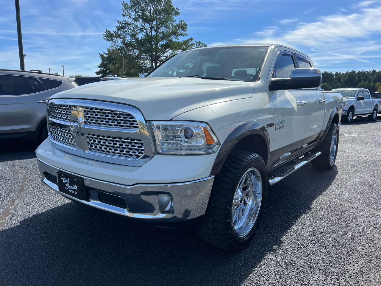 RAM 1500 Laramie Crew Cab SWB 4WD 2017