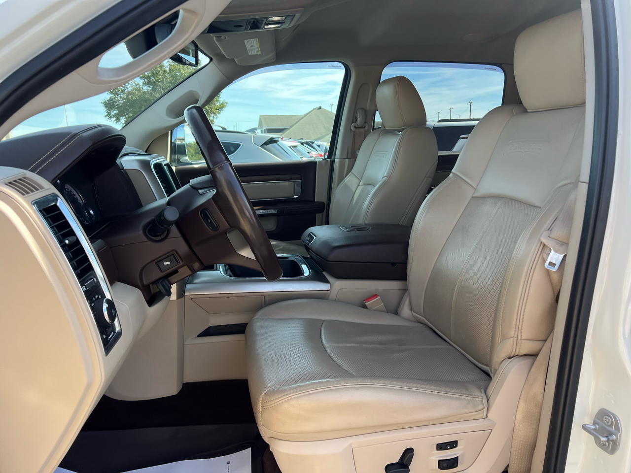 RAM 1500 Laramie Crew Cab SWB 4WD 2017