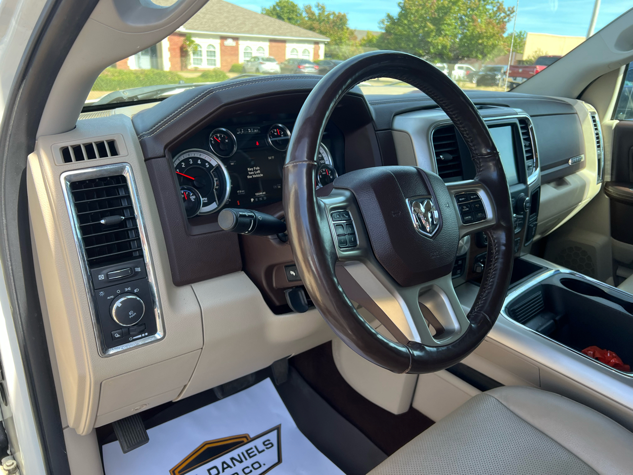 RAM 1500 Laramie Crew Cab SWB 4WD 2017