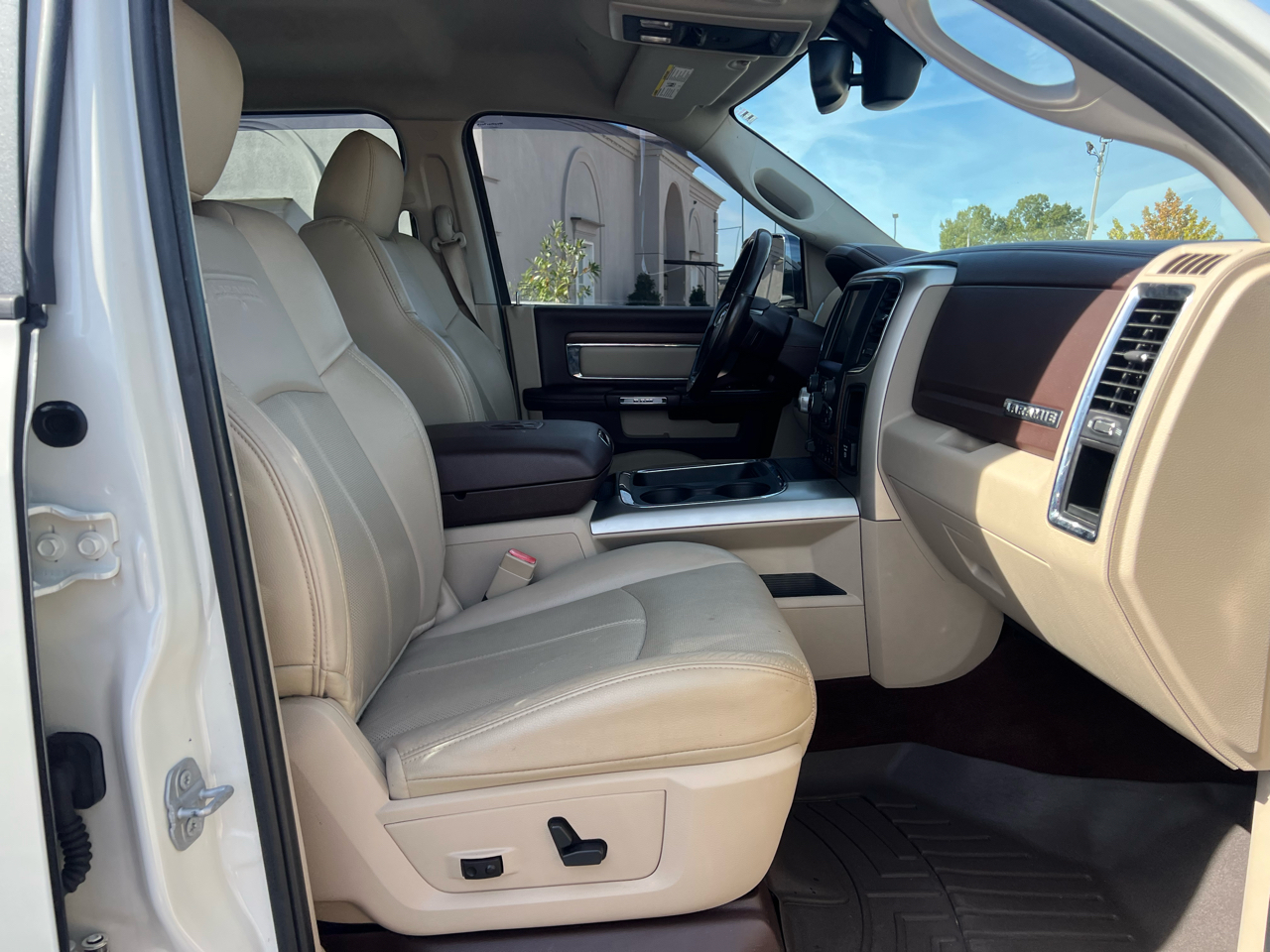 RAM 1500 Laramie Crew Cab SWB 4WD 2017