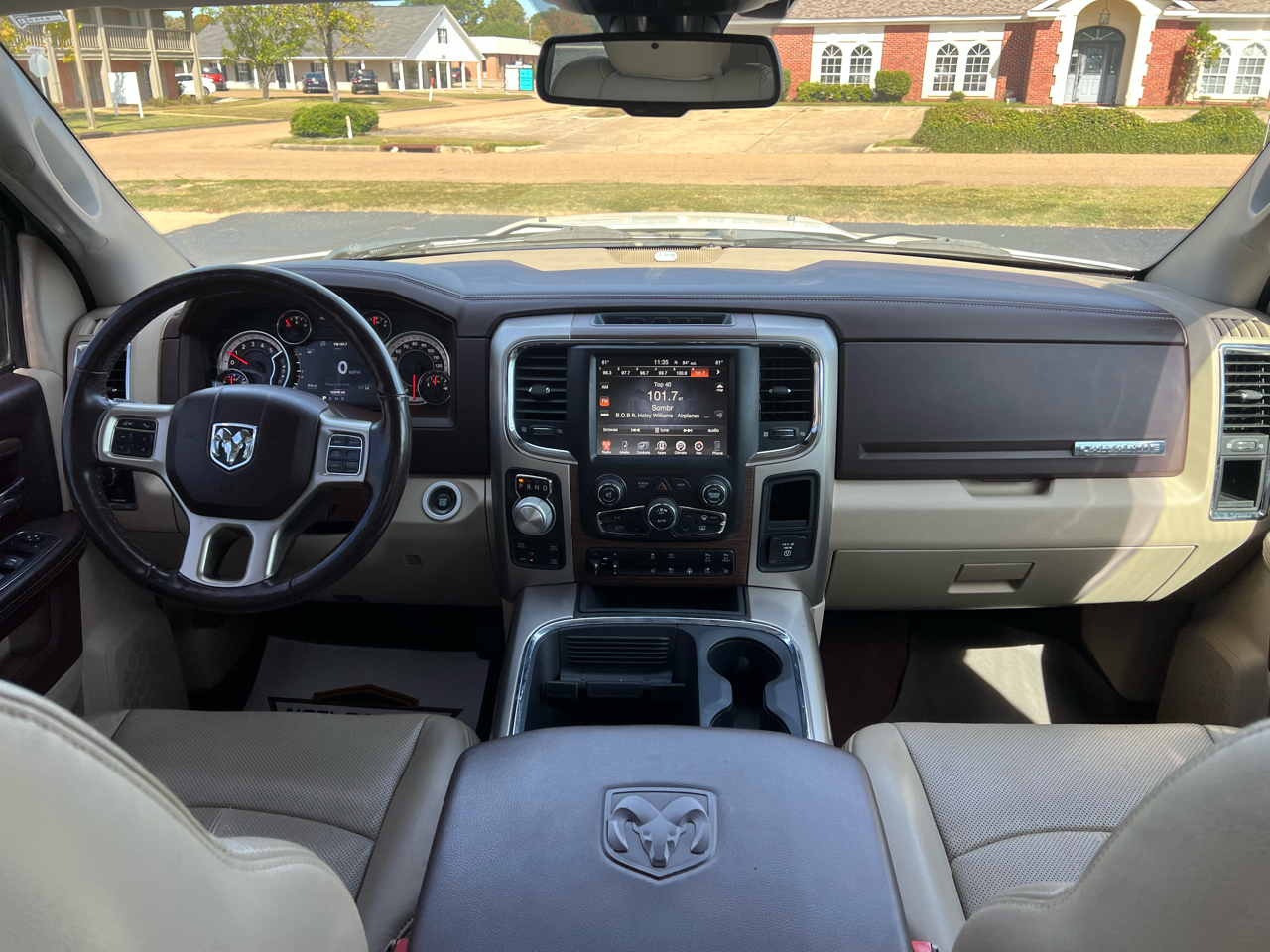 RAM 1500 Laramie Crew Cab SWB 4WD 2017