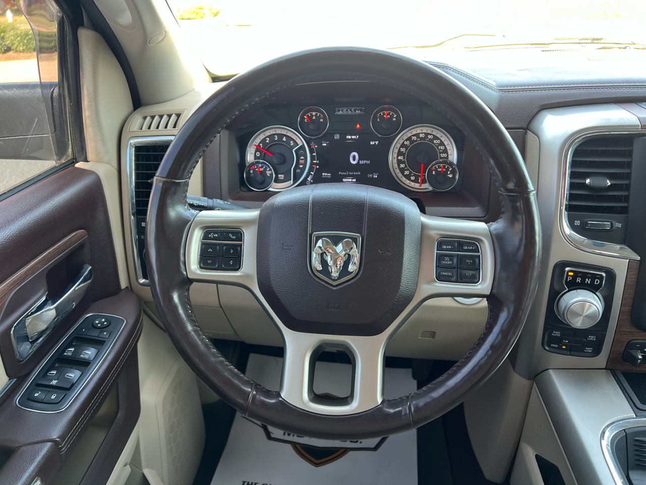 RAM 1500 Laramie Crew Cab SWB 4WD 2017