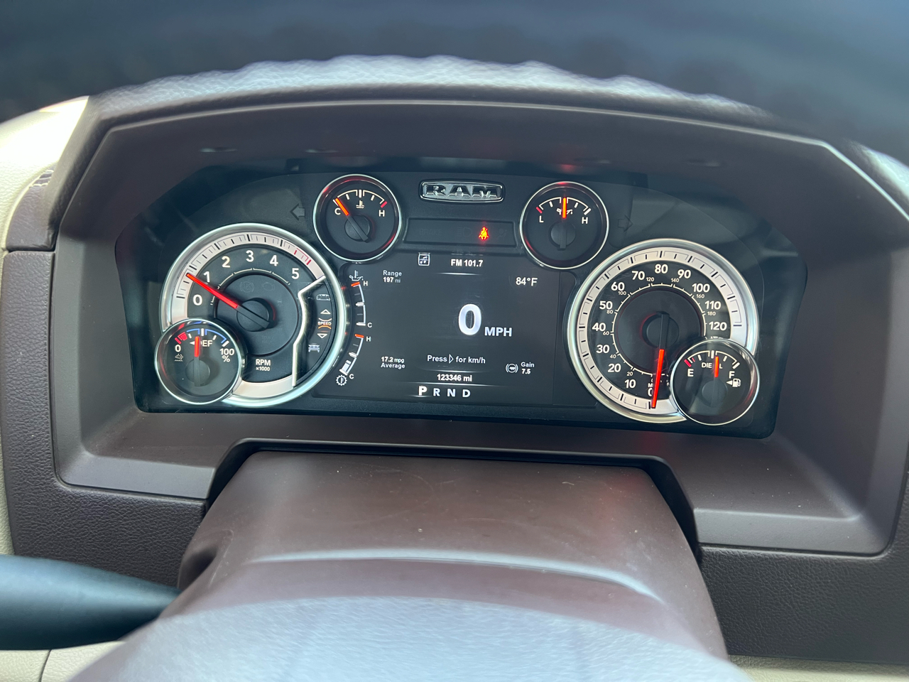 RAM 1500 Laramie Crew Cab SWB 4WD 2017