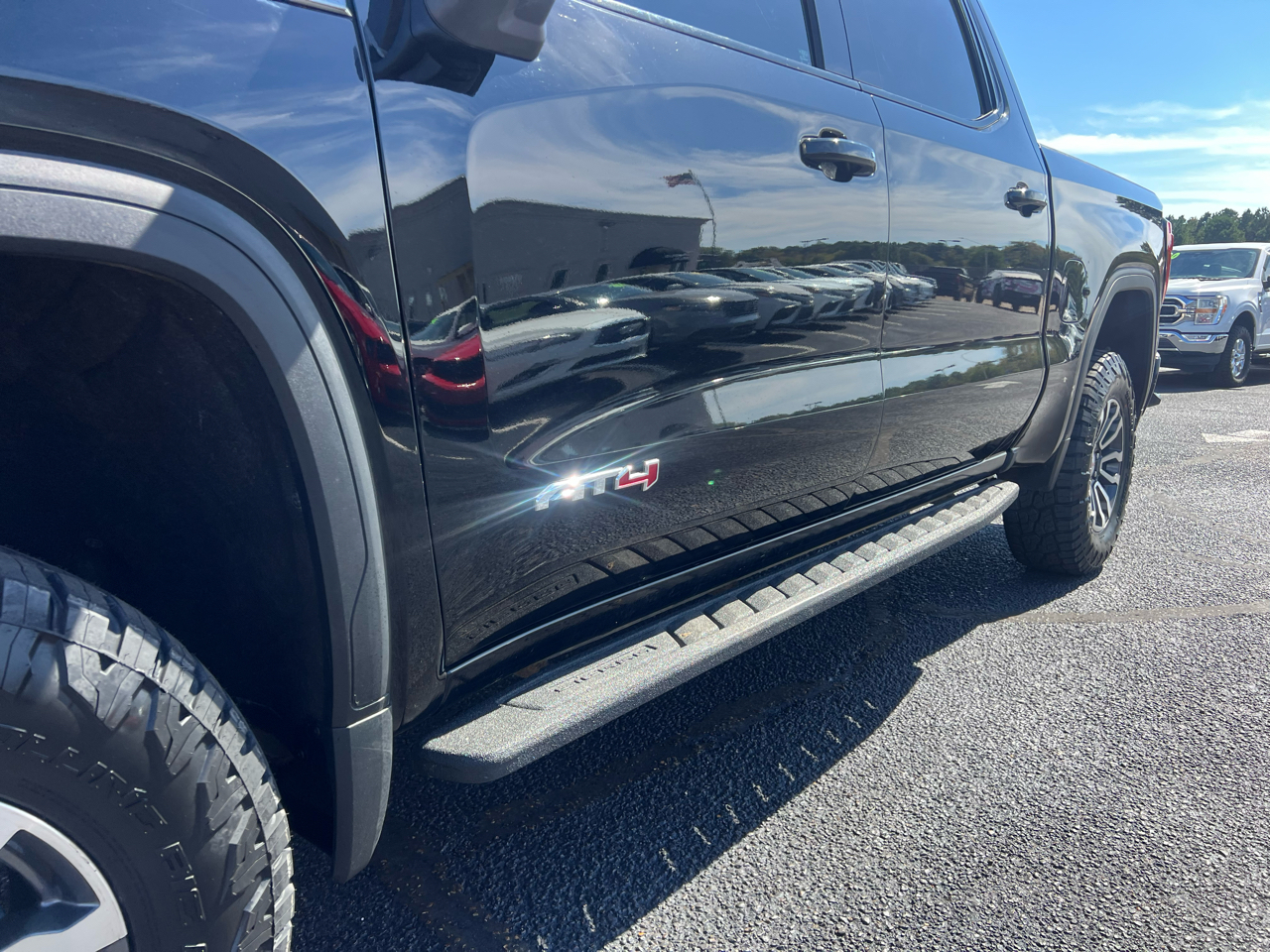 GMC Sierra 1500 AT4 Crew Cab 4WD 2021