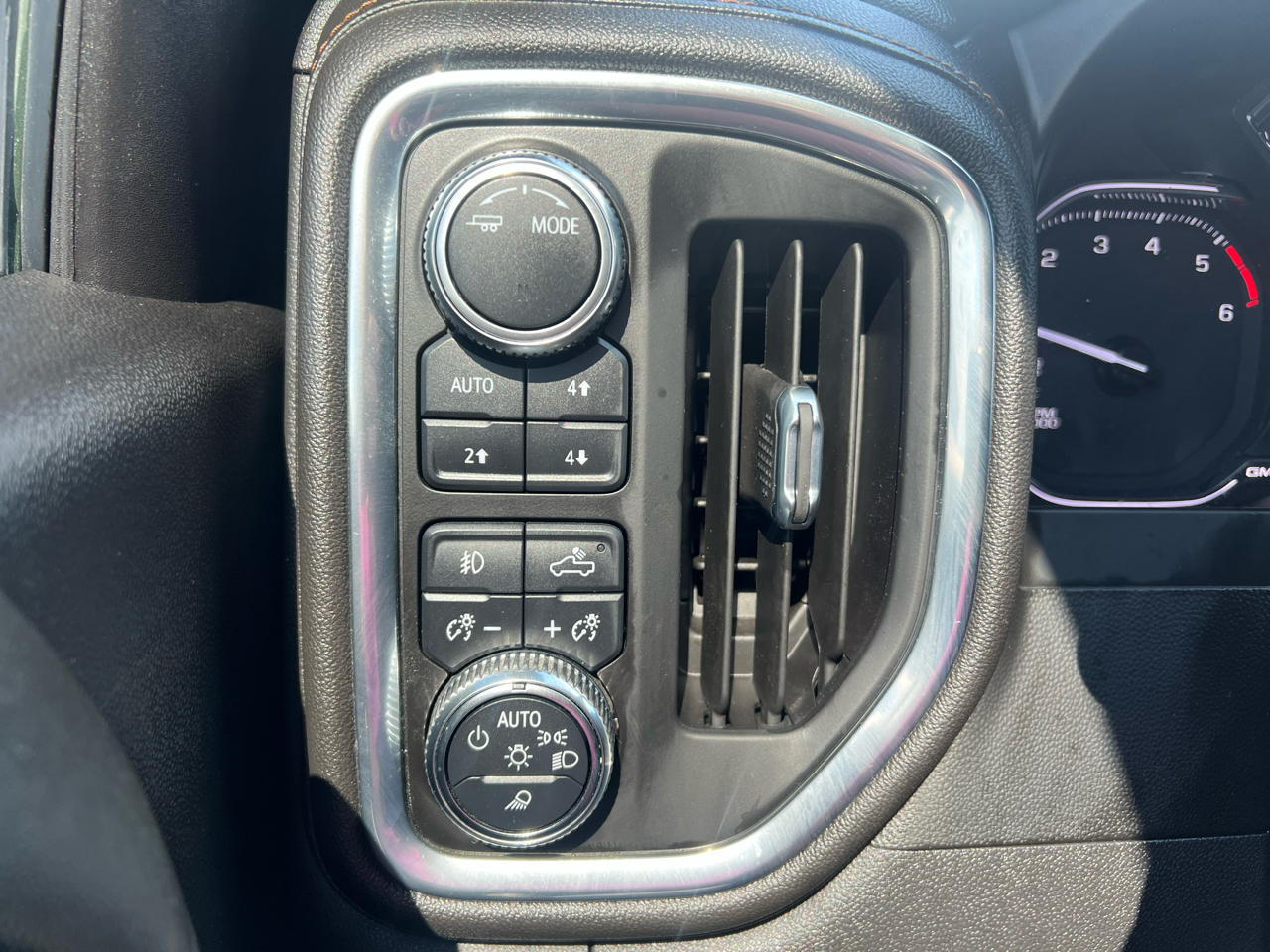 GMC Sierra 1500 AT4 Crew Cab 4WD 2021
