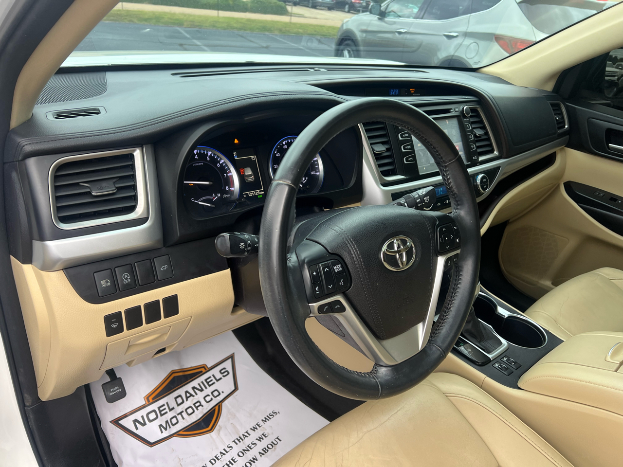 Toyota Highlander XLE FWD V6 2017