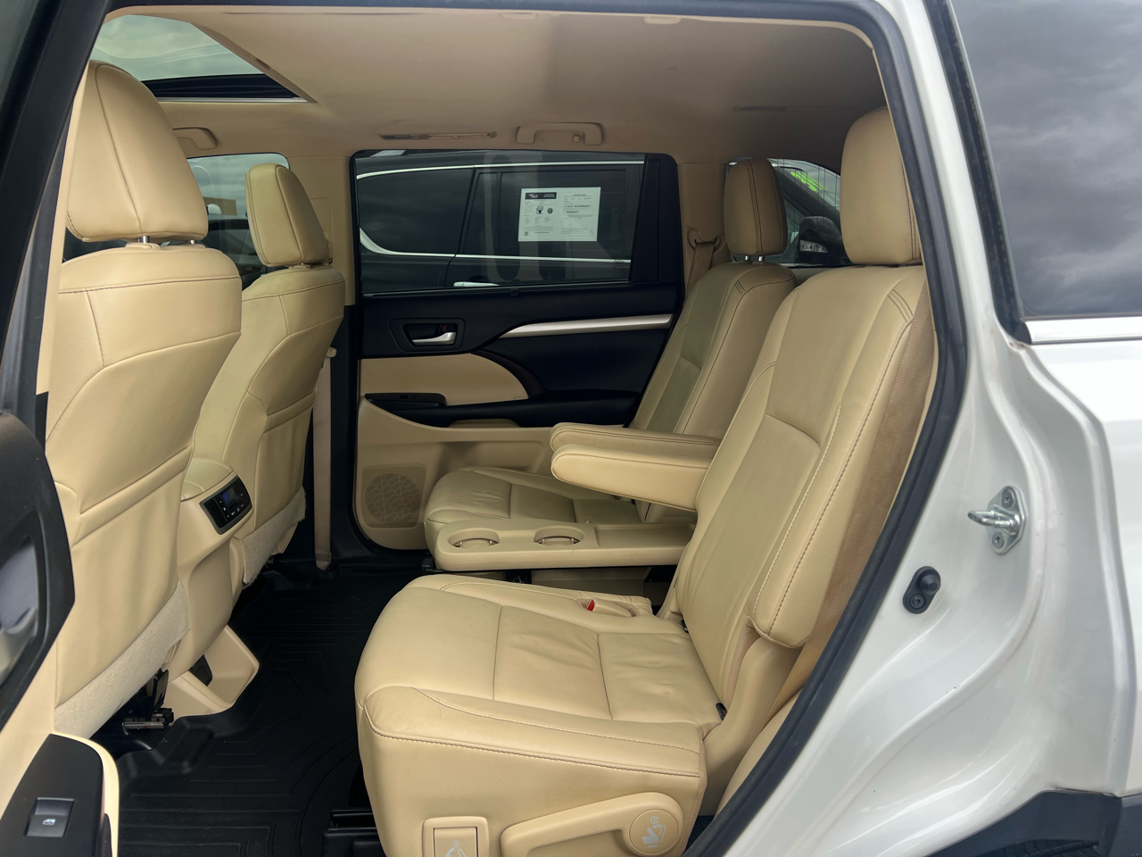 Toyota Highlander XLE FWD V6 2017