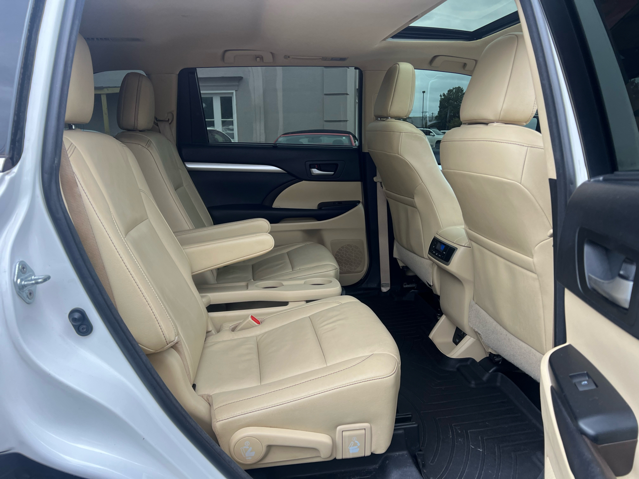 Toyota Highlander XLE FWD V6 2017