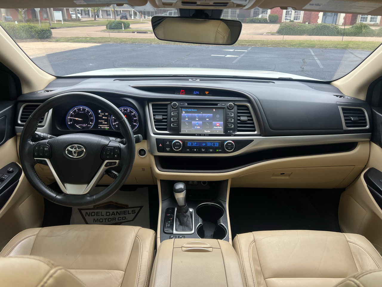 Toyota Highlander XLE FWD V6 2017