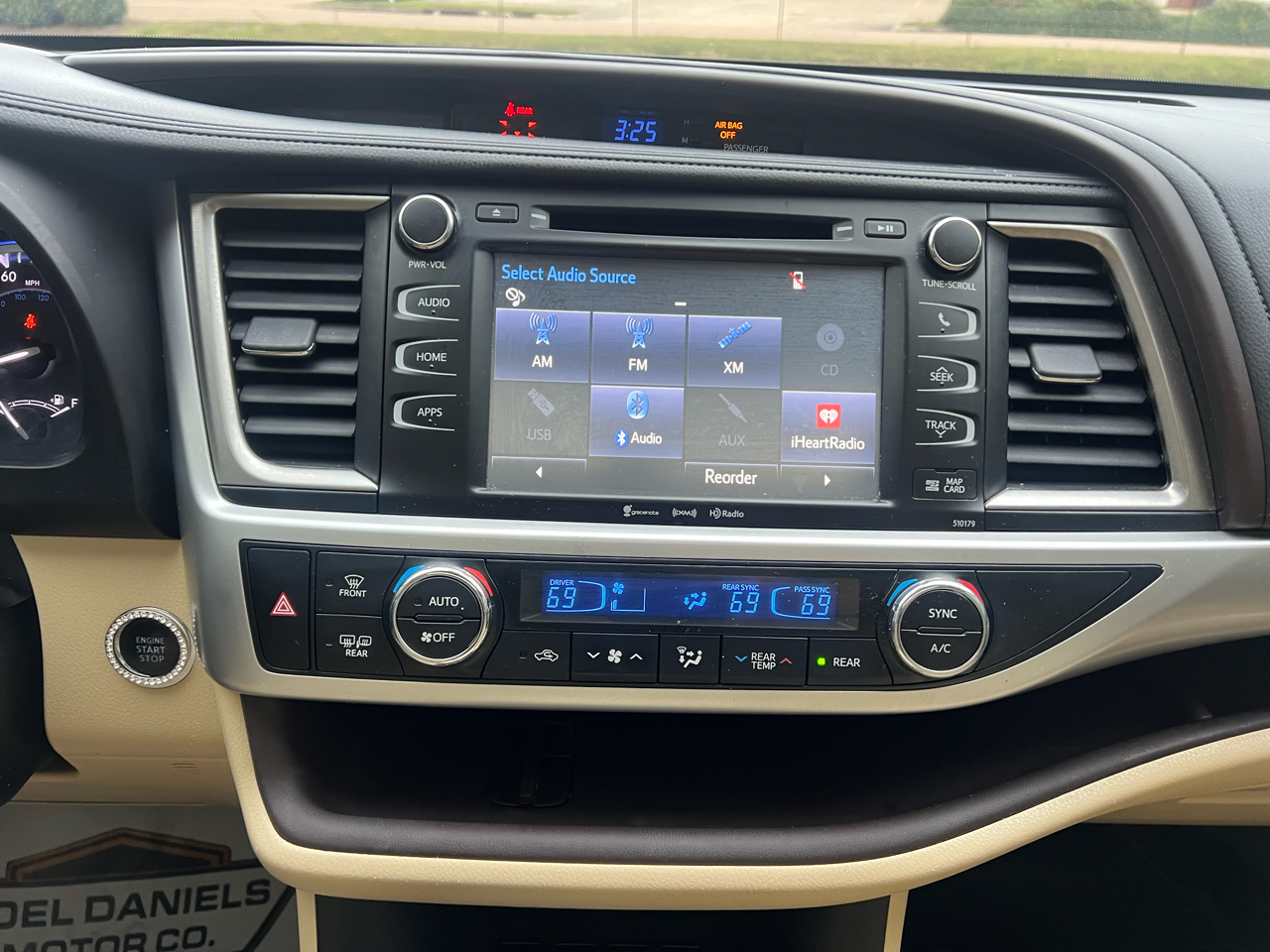 Toyota Highlander XLE FWD V6 2017