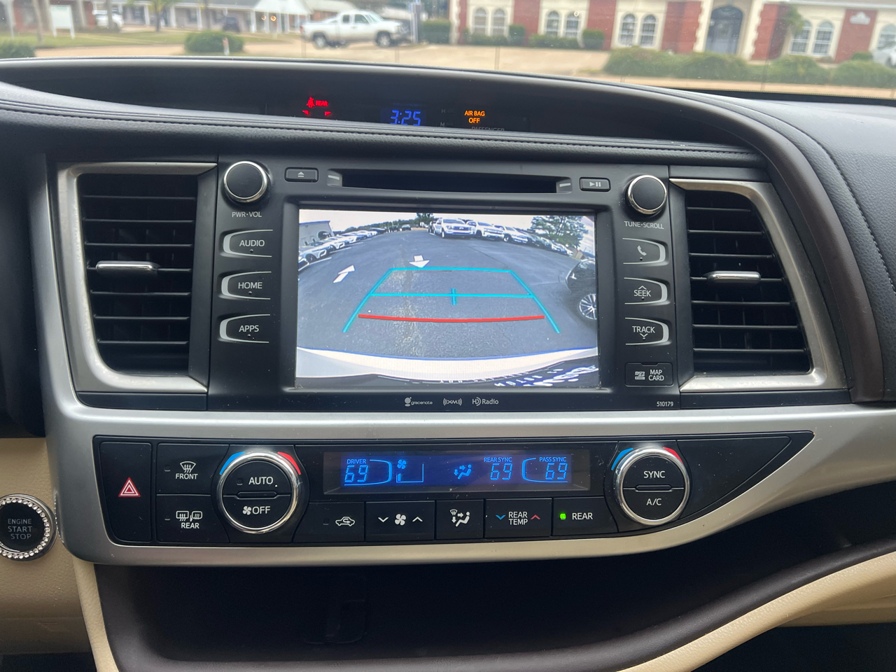 Toyota Highlander XLE FWD V6 2017