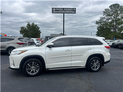 2017 Toyota Highlander  2017 Toyota Highlander