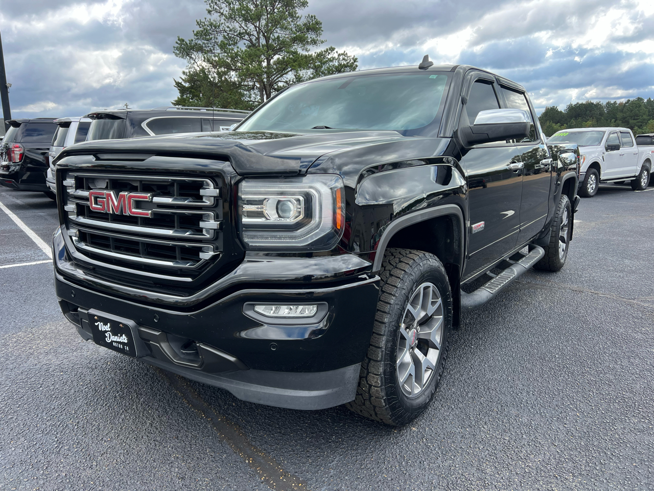 GMC Sierra 1500 SLT Crew Cab Long Box 4WD 2017