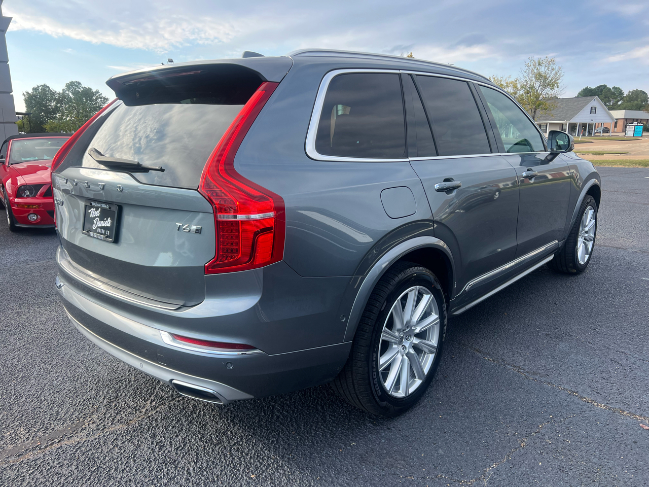 2017 Volvo XC90 T6 Inscription AWD photo 4
