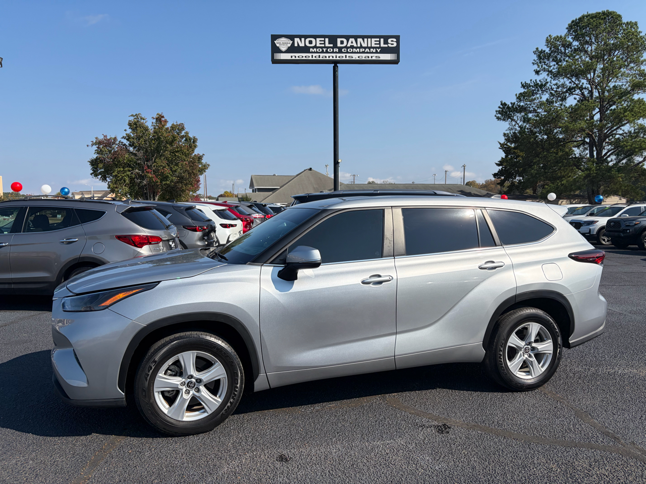 2024 Toyota Highlander LE