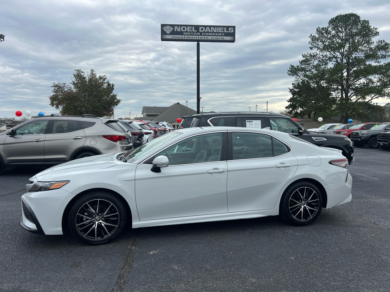 2023 Toyota Camry SE