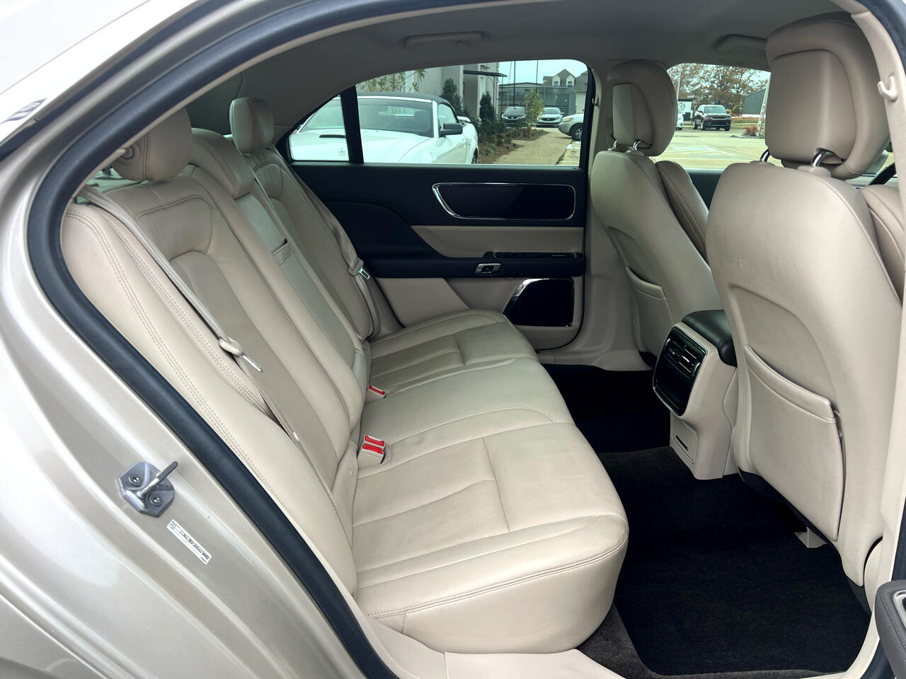 Lincoln Continental Select 2017