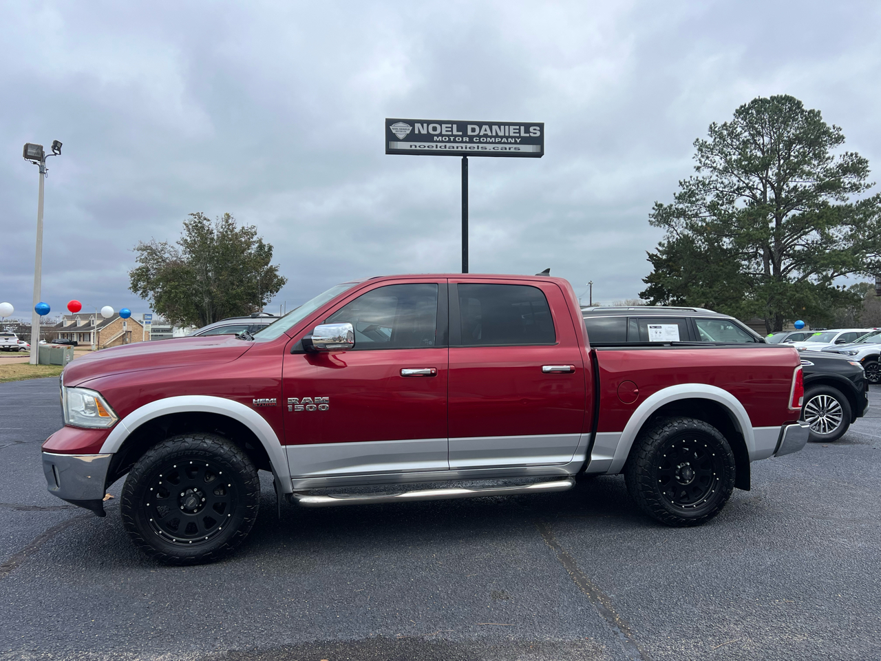 2014 RAM 1500 Laramie Crew Cab SWB 4WD