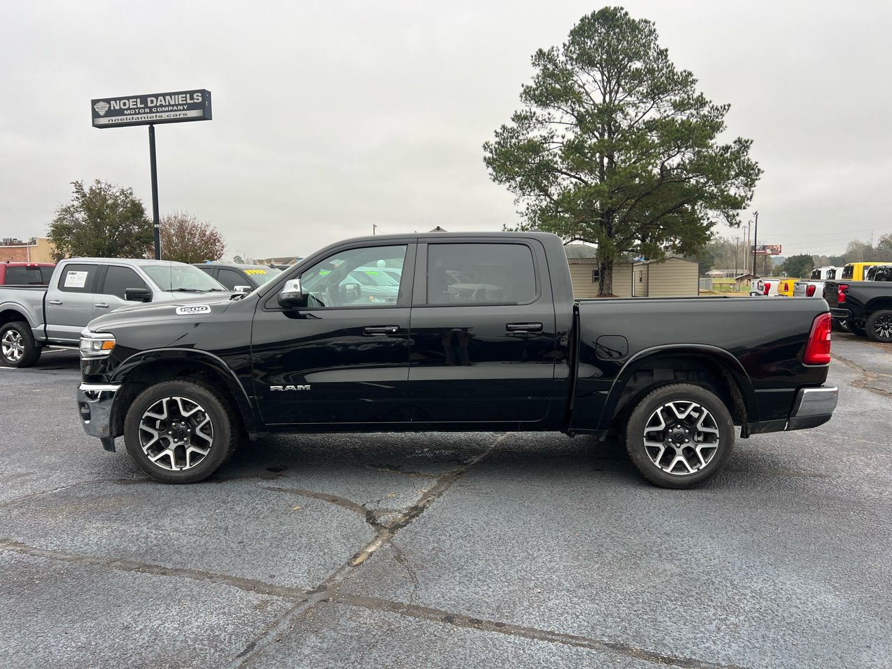 2025 RAM Ram 1500 Pickup Laramie's photo