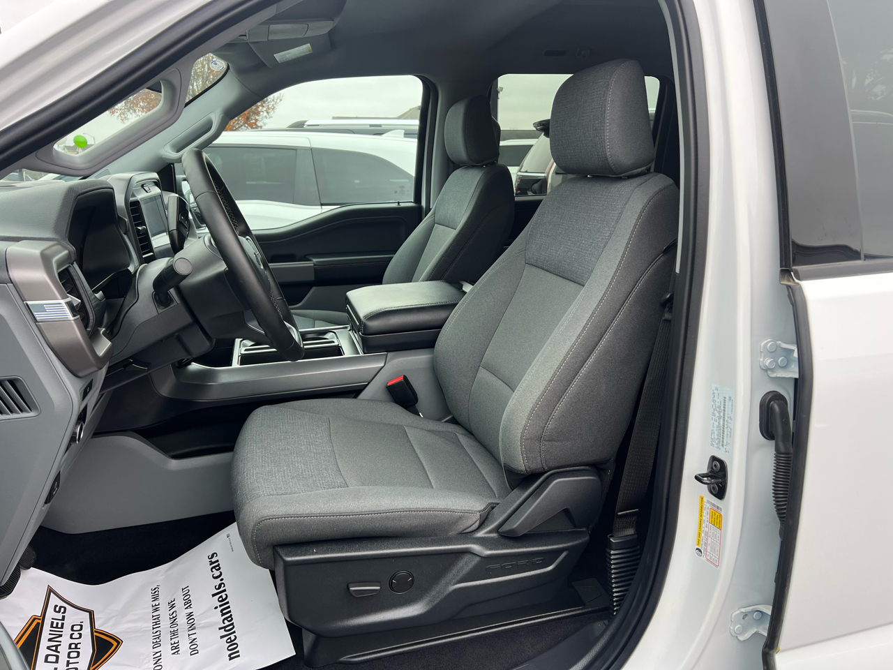 Ford F-150 XLT SuperCrew 4WD 2025