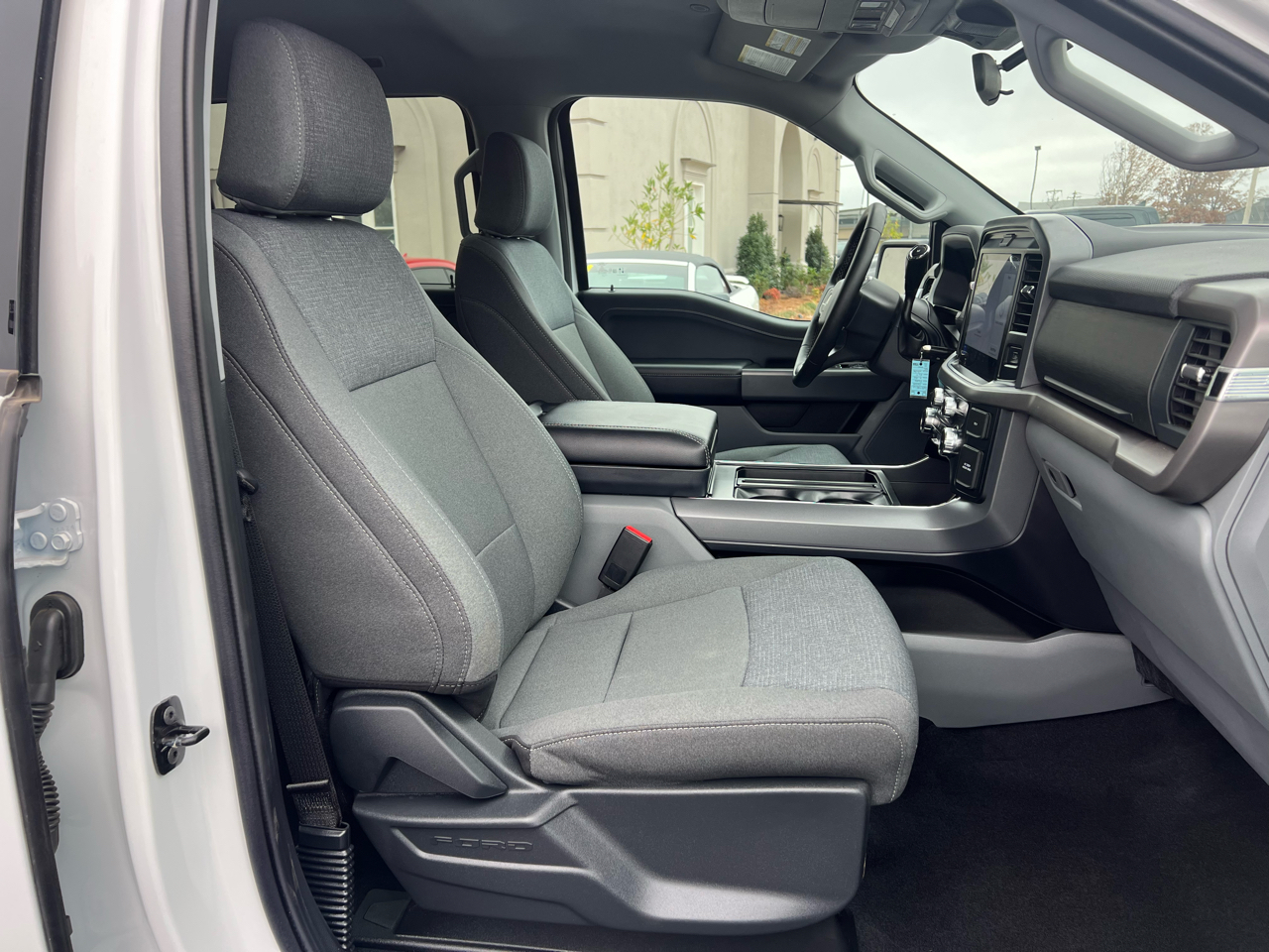 Ford F-150 XLT SuperCrew 4WD 2025