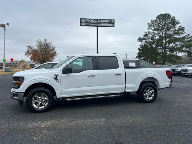 White 2025 Ford F-150 XLT SuperCrew 4WD Pickup Truck Four-Wheel Drive Automatic