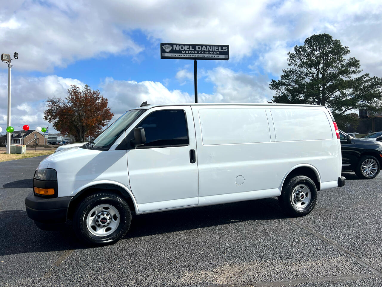 2019 GMC Savana Cargo Work Van's photo