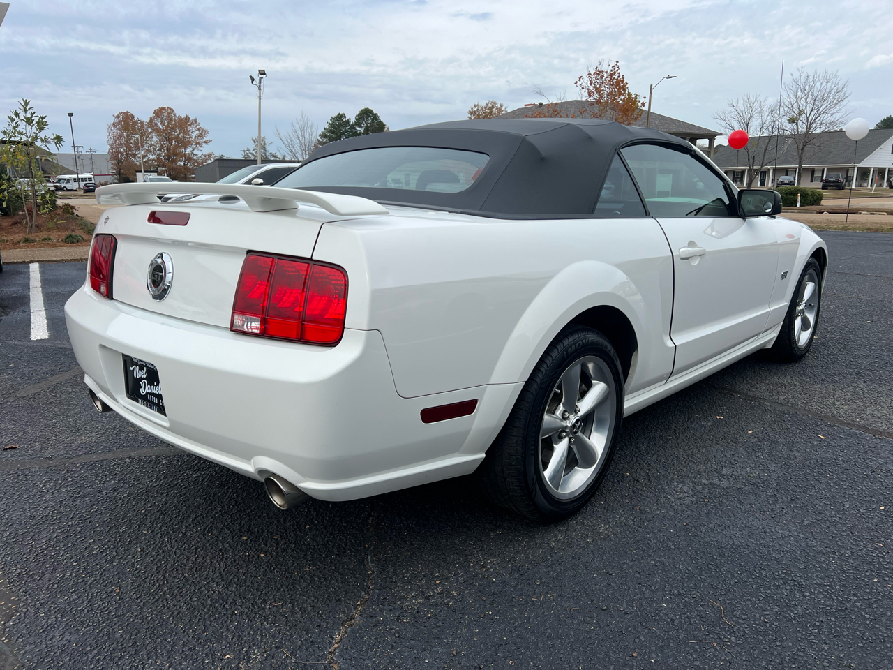 Ford Mustang GT Deluxe Convertible 2007
