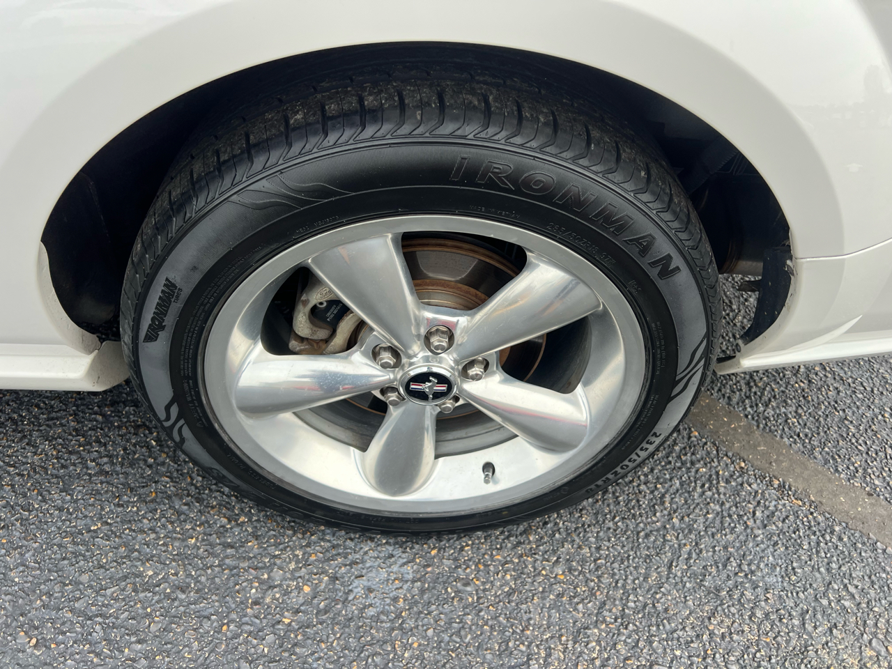 Ford Mustang GT Deluxe Convertible 2007