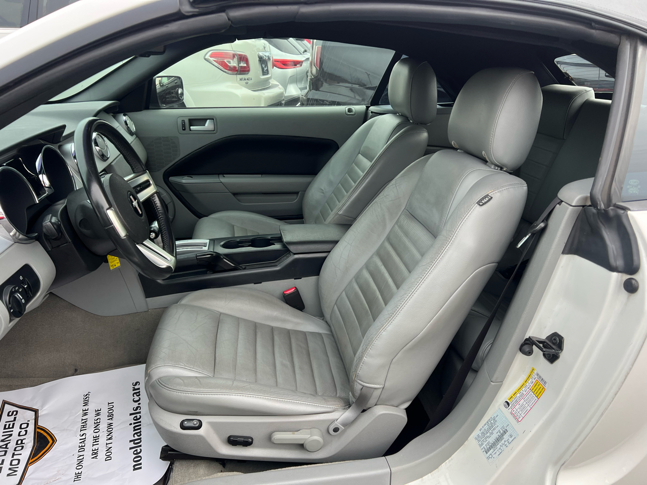 Ford Mustang GT Deluxe Convertible 2007