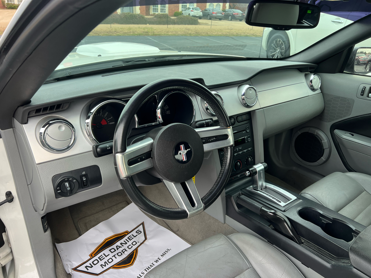 Ford Mustang GT Deluxe Convertible 2007