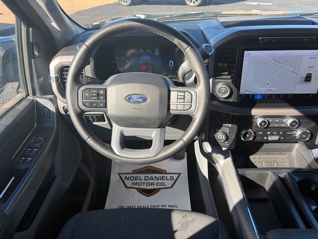 Ford F-150 XLT SuperCrew 4WD 2024